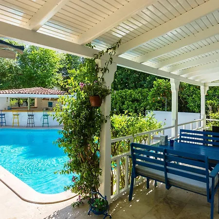 Calypso Cozy Suites (Adults Only)