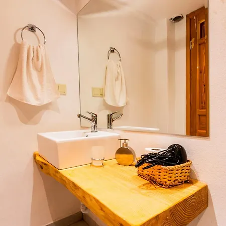 Calypso Cozy Suites (Adults Only)